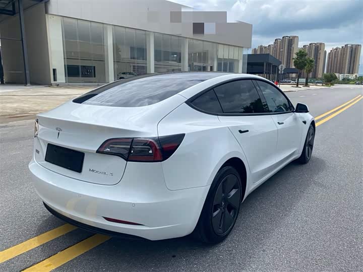 Фото 7 - Tesla Model 3