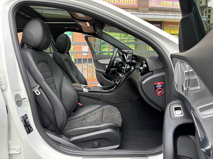 Фото 10 - Mercedes-Benz C-Class