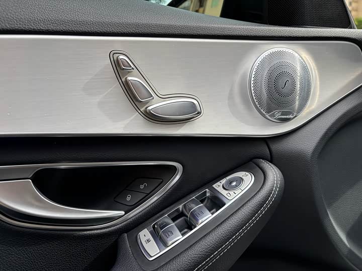 Фото 12 - Mercedes-Benz C-Class