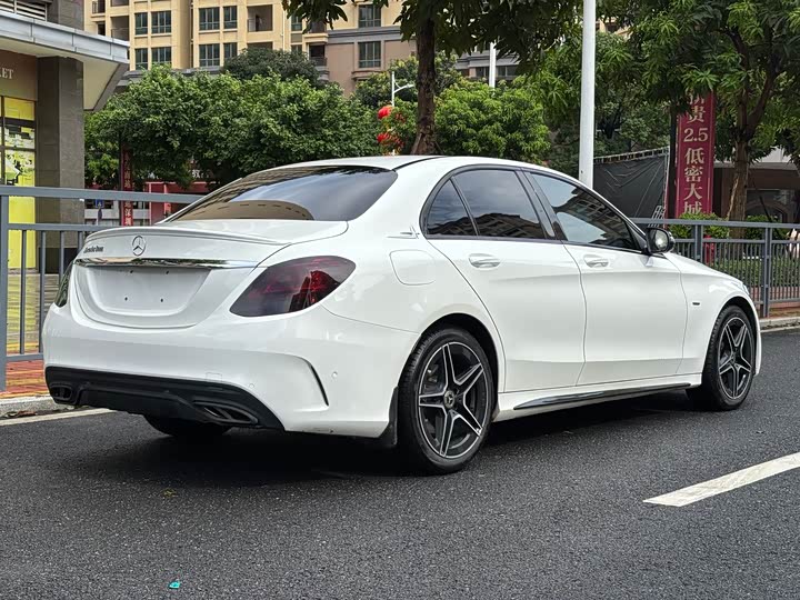 Фото 21 - Mercedes-Benz C-Class