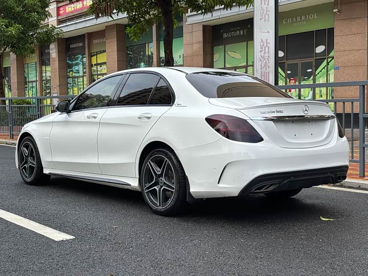 Фото 23 - Mercedes-Benz C-Class