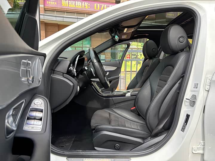 Фото 8 - Mercedes-Benz C-Class