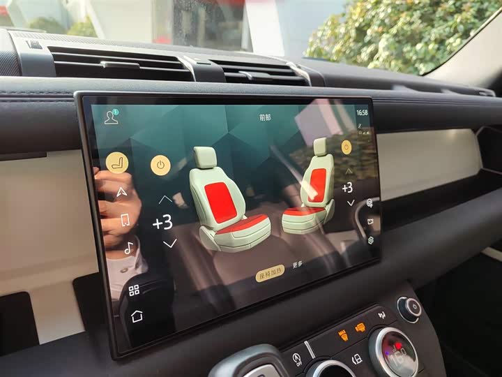 Фото 10 - Land Rover Defender