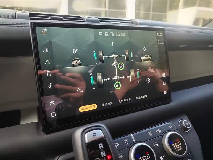 Фото 11 - Land Rover Defender