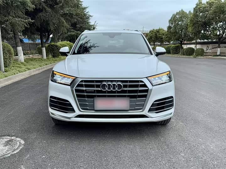 Фото 13 - Audi Q5L