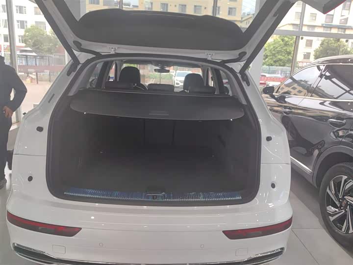 Фото 14 - Audi Q5L