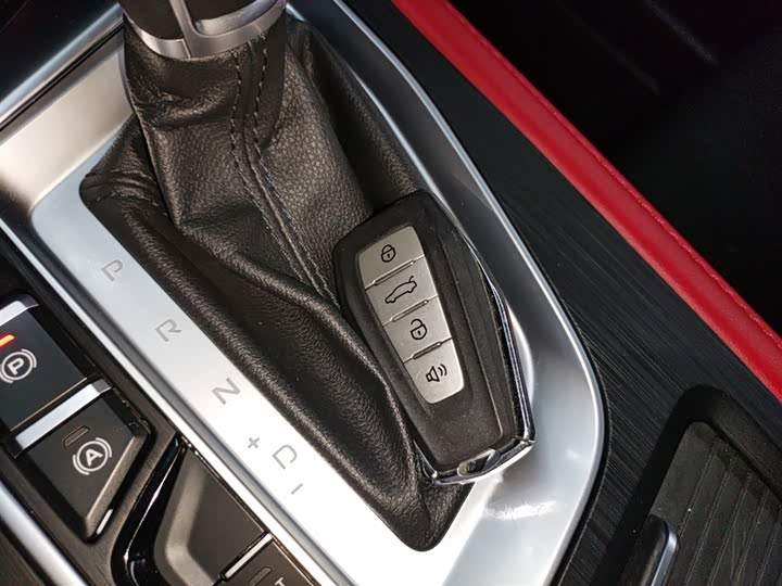 Фото 9 - Geely Binrui