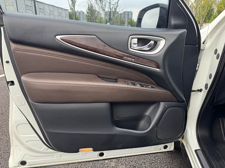 Фото 15 - Infiniti QX60