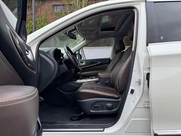 Фото 9 - Infiniti QX60