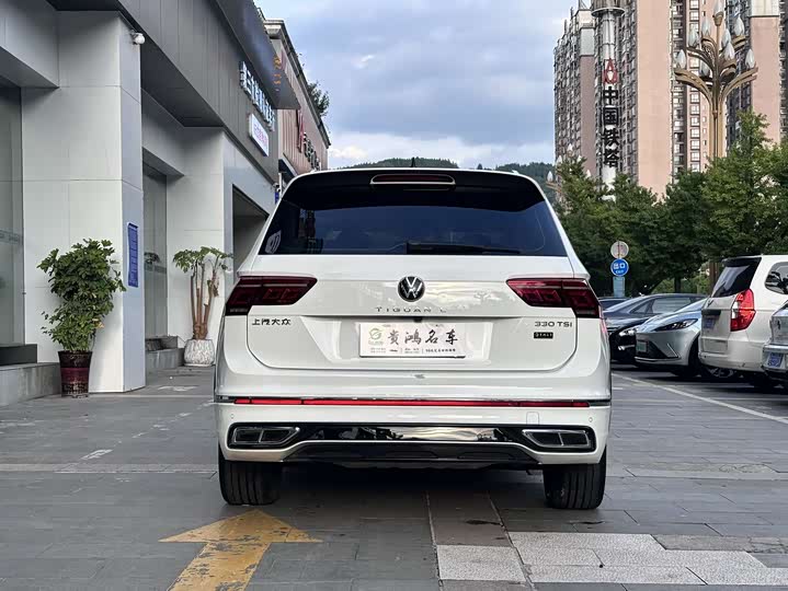 Фото 11 - Volkswagen Tiguan L Pro