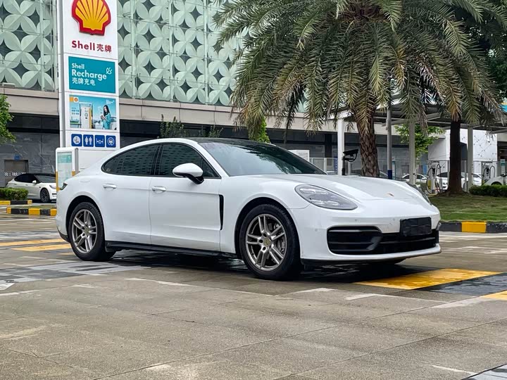Фото 4 - Porsche Panamera