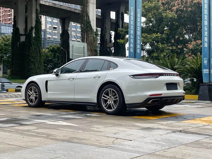 Фото 7 - Porsche Panamera