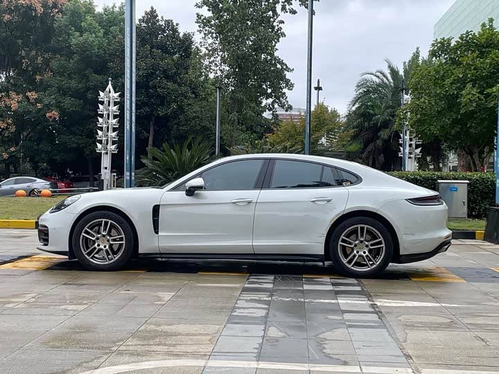 Фото 8 - Porsche Panamera