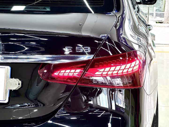 Фото 11 - Mercedes-Benz E-Class AMG