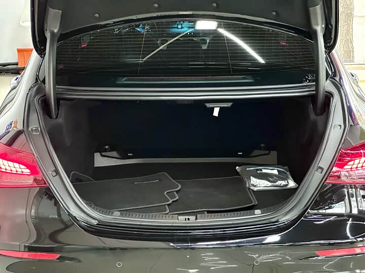 Фото 12 - Mercedes-Benz E-Class AMG