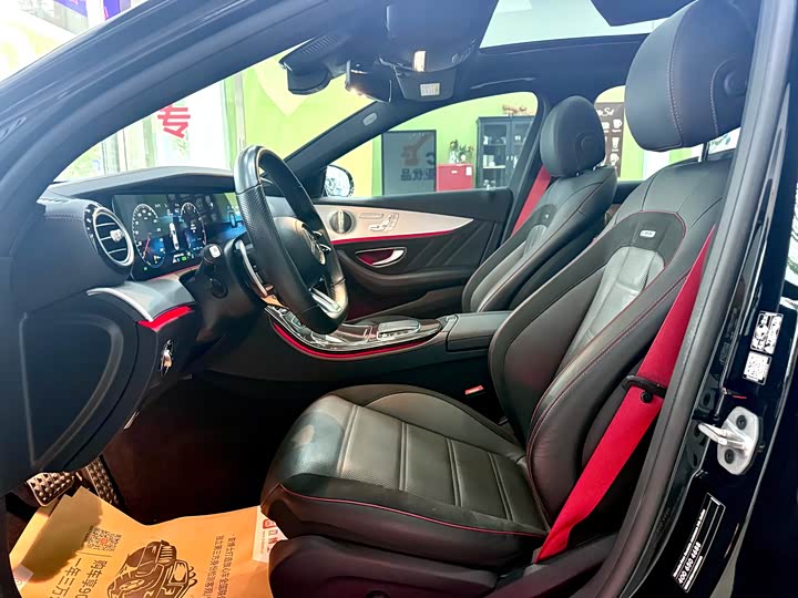 Фото 20 - Mercedes-Benz E-Class AMG