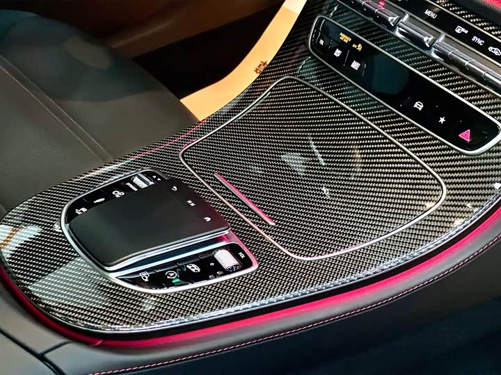 Фото 22 - Mercedes-Benz E-Class AMG