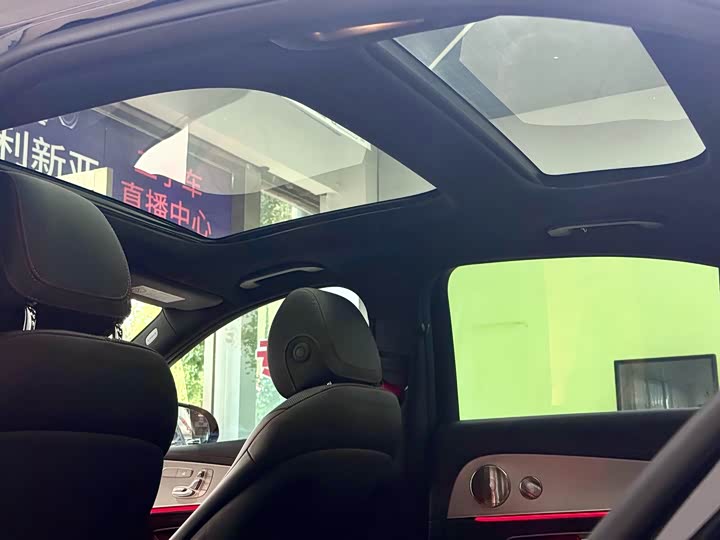 Фото 25 - Mercedes-Benz E-Class AMG