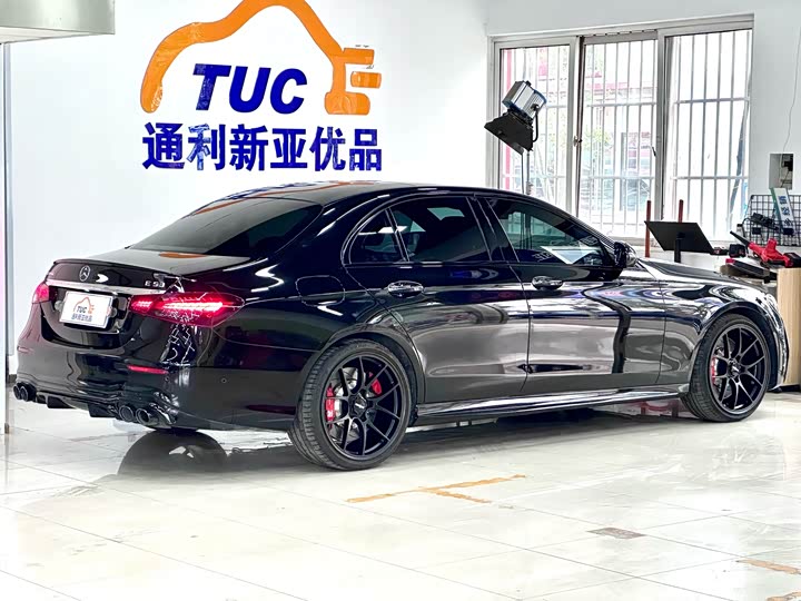 Фото 8 - Mercedes-Benz E-Class AMG