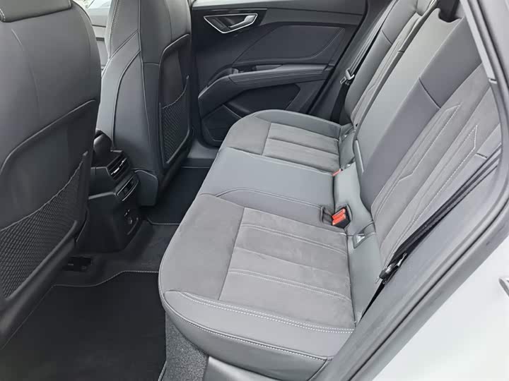 Фото 8 - Audi Q4 e-tron