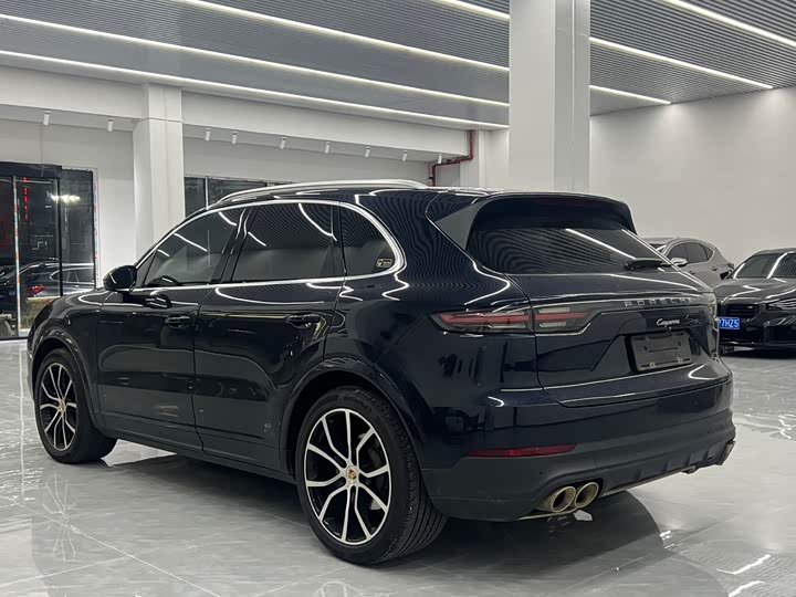 Фото 10 - Porsche Cayenne