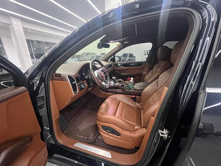 Фото 6 - Porsche Cayenne