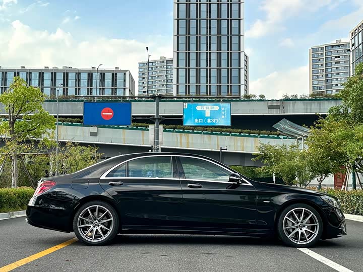 Фото 4 - Mercedes-Benz S-Class