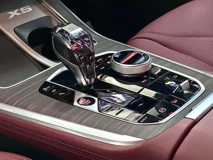 Фото 18 - BMW X5