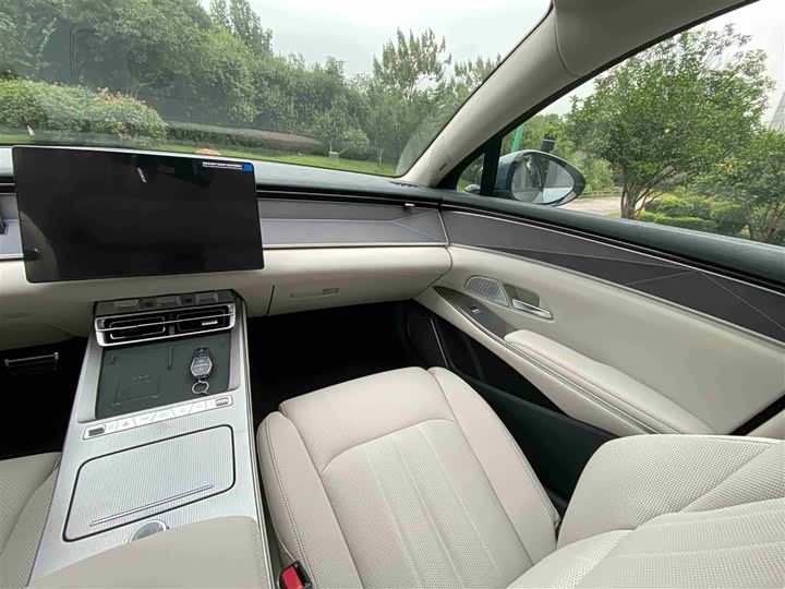 Фото 16 - BYD Han L