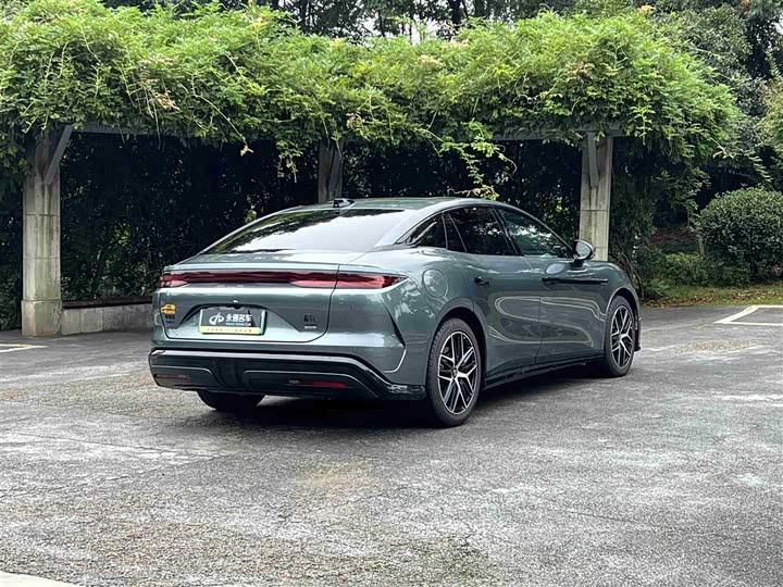 Фото 4 - BYD Han L