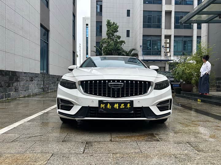 Фото 2 - Geely Preface