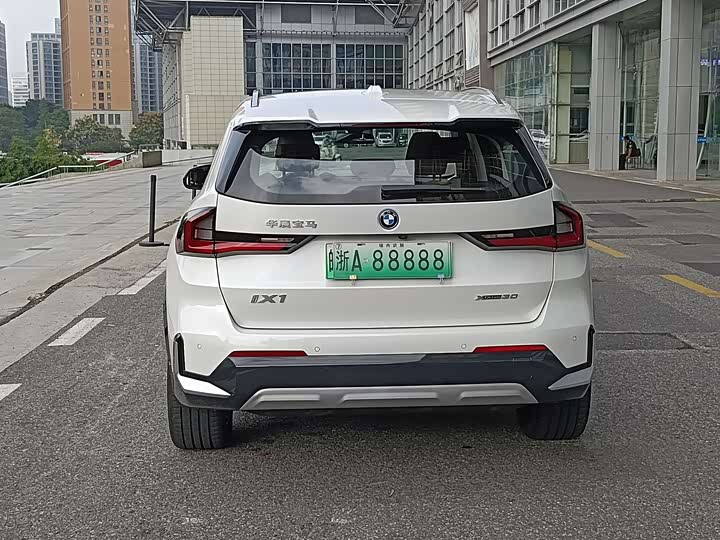 Фото 7 - BMW iX1