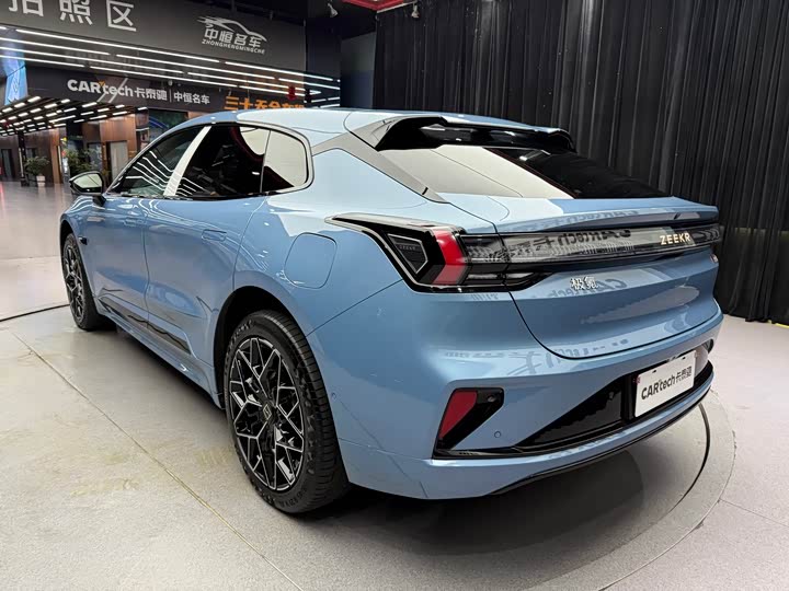 Фото 10 - Zeekr 001