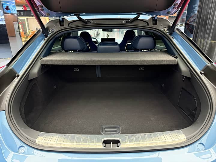 Фото 11 - Zeekr 001