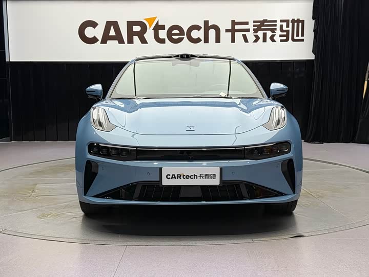 Фото 16 - Zeekr 001