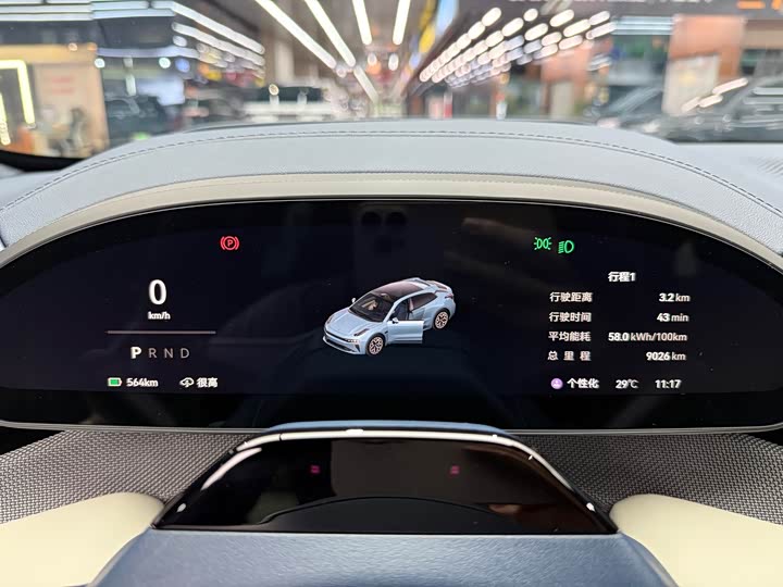 Фото 17 - Zeekr 001