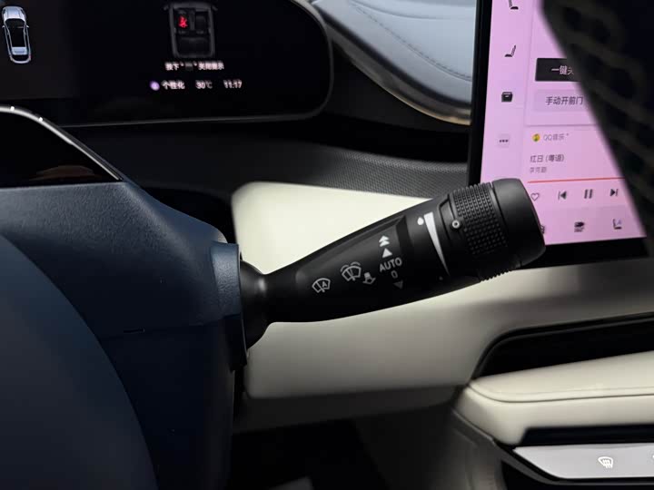 Фото 18 - Zeekr 001