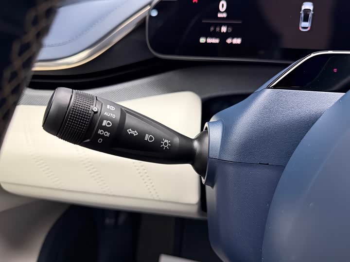 Фото 19 - Zeekr 001