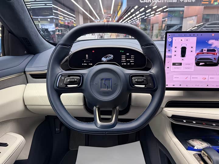 Фото 24 - Zeekr 001