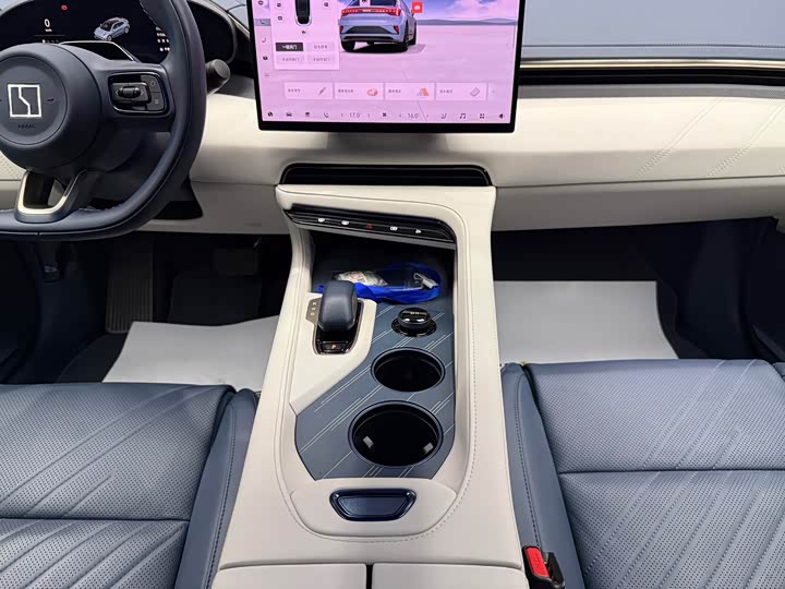 Фото 28 - Zeekr 001