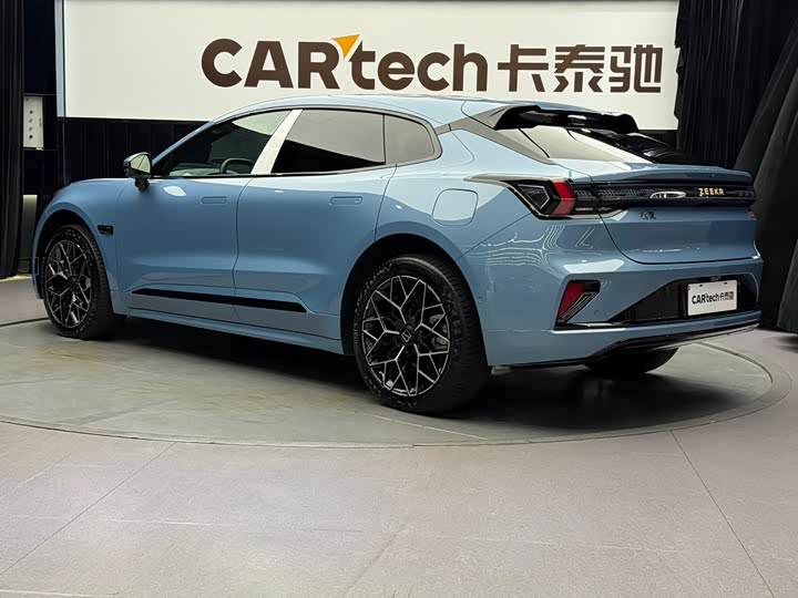 Фото 6 - Zeekr 001