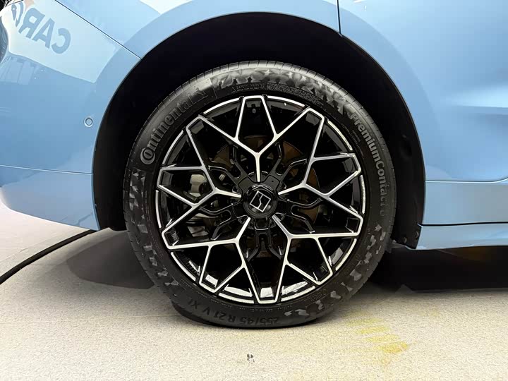 Фото 8 - Zeekr 001