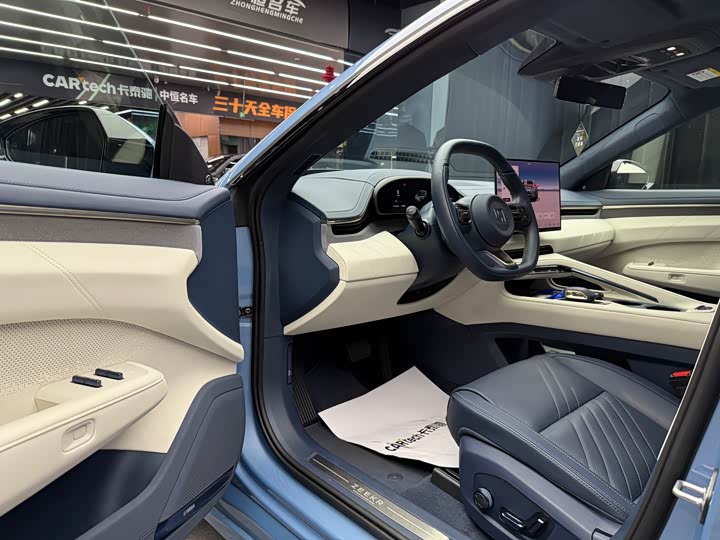 Фото 9 - Zeekr 001