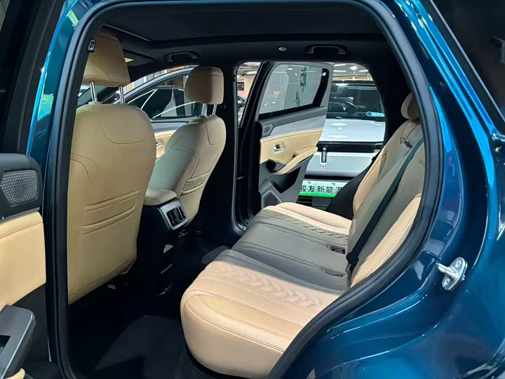 Фото 11 - BYD Song L DM-i Hybrid