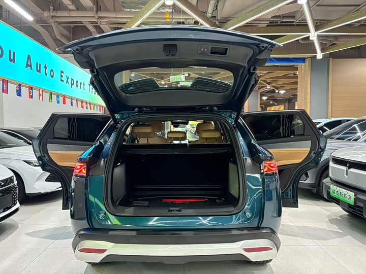 Фото 13 - BYD Song L DM-i Hybrid