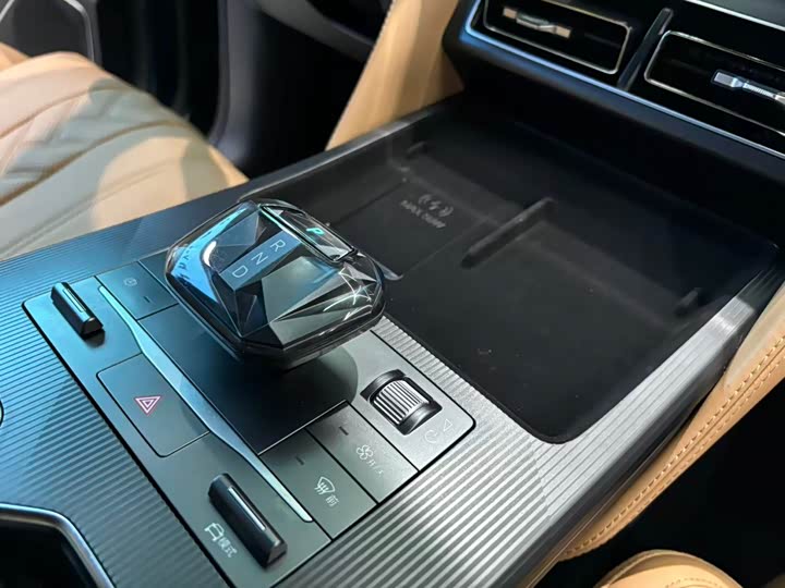 Фото 31 - BYD Song L DM-i Hybrid