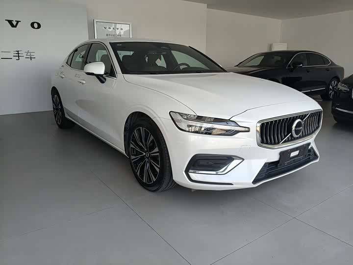 Фото 2 - Volvo S60