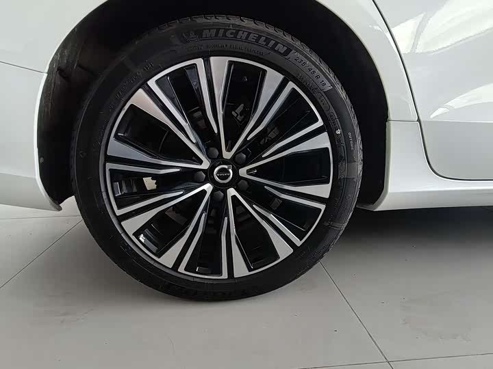 Фото 5 - Volvo S60