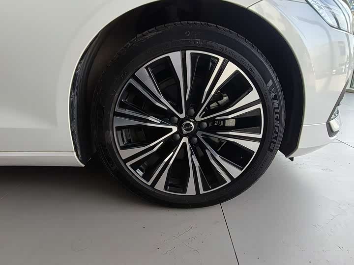 Фото 6 - Volvo S60