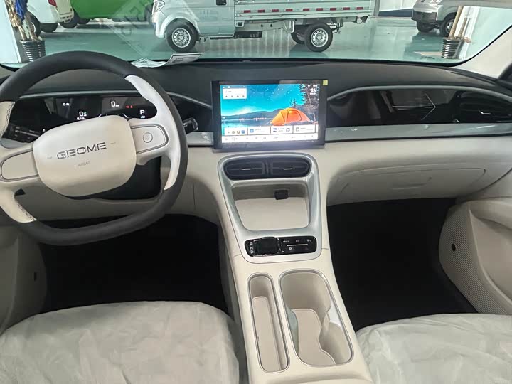 Фото 7 - Geely Galaxy Geome